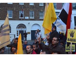 Mursinin yargılanması Londrada protesto edildi