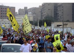 Mısırda Mursiye destek gösterileri