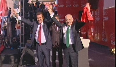 Mustafa Sarıgül CHP üyelik kartını aldı