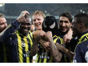 Fenerbahçe ilk yarıyı "farklı" bitirdi