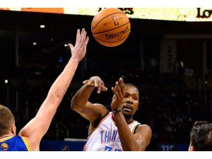 Thunderı Kevin Durant sırtladı