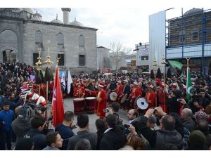 İstanbulda "Milli İradeye Saygı" mitingi