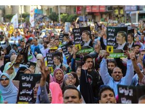 Mısırda protestocuların öldürülmesi protesto edildi