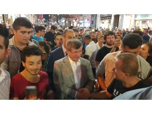 Ahmet Davutoğlu Halkın İlgisinden İstiklal Caddesinde Zor Yürüdü