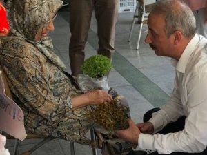 Başkan Mete: “8 Mart Dünya Kadınlar Günü’nü Kahraman Türk Kadınlarına İthaf Ediyoruz!