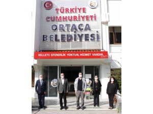 CHPLİLER ORTACA BELEDİYE BAŞKANI UZUNDEMİRİ ZİYARET ETTİLER