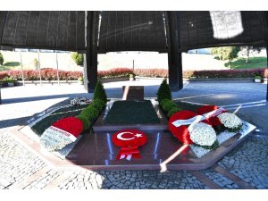 8’NCİ CUMHURBAŞKANI TURGUT ÖZAL ANILDI