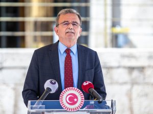 Ergen ve yetişkin Otizmi Bireyler İçin Adımlar Atılmalıdır