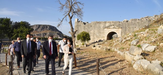  Vali Tavlı, Letoon ve Tlos Antik Kentlerinde İncelemelerde