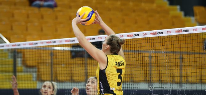 Lider VakıfBank erteleme maçında galip