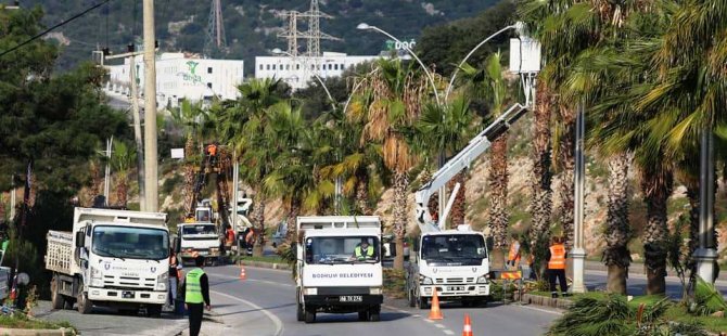 Kısıtlama Günlerinde Belediye Ekipleri Sahadaydı