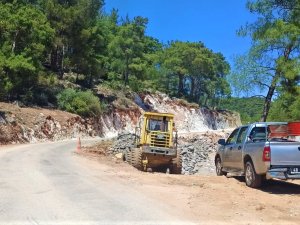 Muğla Büyükşehir, Gökben ve Kabağaç Mahallelerinin Bağlantı Yolunu Genişletiliyor