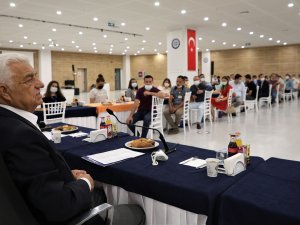 Başkan Gürün, Belediye Personeliyle Bir Araya Geldi