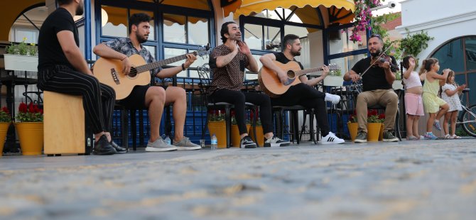 Marmaris Belediyesi Müzisyenlerin Yanında