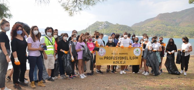 DÜNYA TEMİZLİK GÜNÜ’NDE YAĞMURA RAĞMEN ÇÖP TOPLADILAR