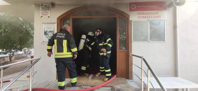 Büyükşehir İtfaiyesinden Cami Yangınına Anında Müdahale