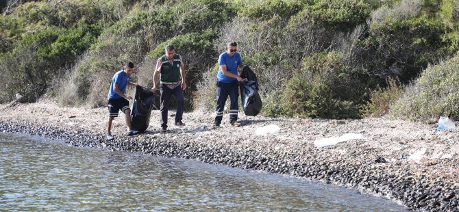 Büyükşehir Gökova Körfezinden İki Günde Beş Ton Çöp Topladı