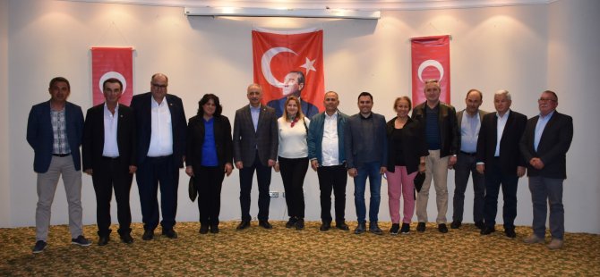 Mete Marmaris'te esnaf ve muhtarlarla bir araya geldi