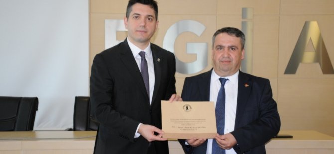 EGİAD İzmirli Gazetecilerle Buluştu EGİAD Ekonomi ve Siyaseti Değerlendirdi