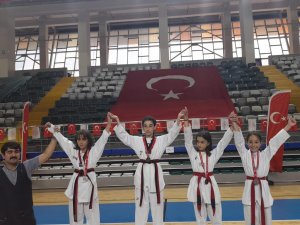 Marmaris 1923 Spor Taekwondo seçmelerinden kupayla döndü