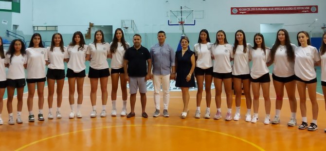 Marmaris Belediyesi  Voleybol A Takımı Sezona Hazır