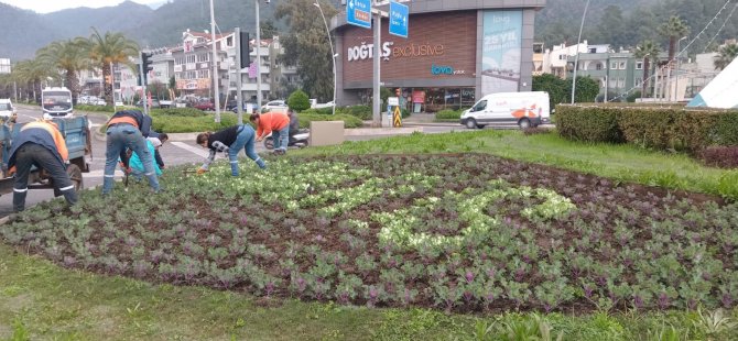 PARK VE BAHÇELER MARMARİS’İN ÇEHRESİNİ DEĞİŞTİRİYOR