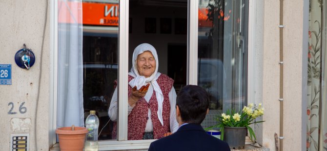 BAŞKAN ÜNLÜ: BÜYÜKLERİMİZE YAŞAMIN AĞIRLIĞINI HİSSETTİRMEYELİM