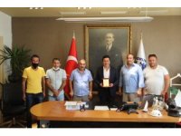 BAYDERDEN BAŞKAN ARASA PLAKET