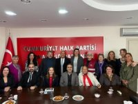 MUHTARLARDAN CHP İLE MHP'YE ZİYARET