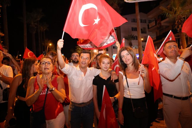 marmaris-30-agustos-fener-alayi-3.JPG